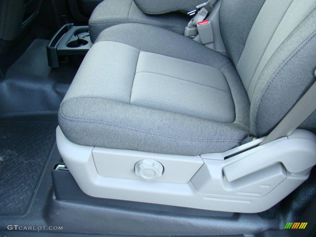 2010 F150 XL Regular Cab - Ingot Silver Metallic / Medium Stone photo #15