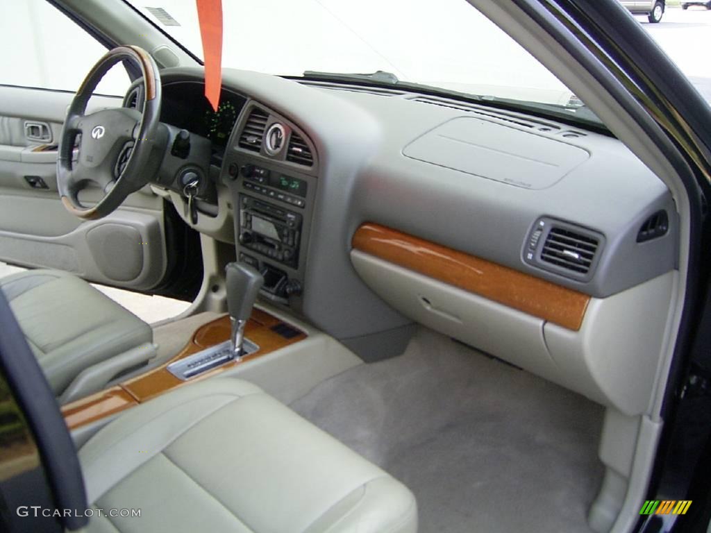 2003 QX4 4x4 - Black Obsidian / Stone Beige photo #15