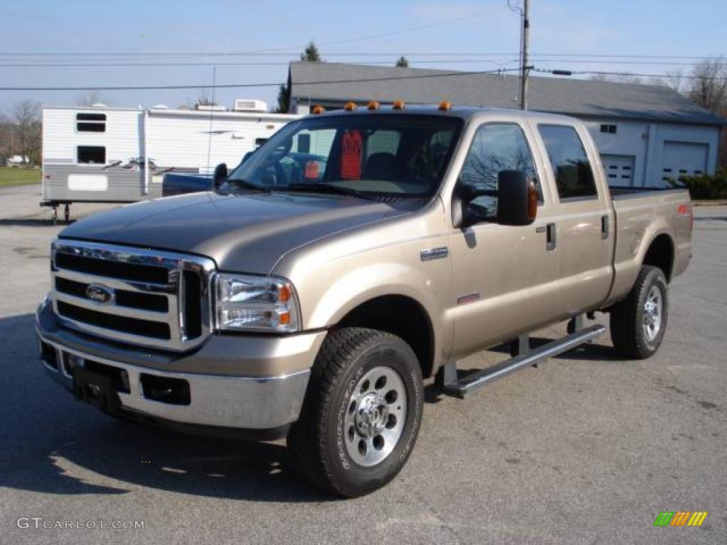 2006 F350 Super Duty XLT Crew Cab 4x4 - Arizona Beige Metallic / Tan photo #1