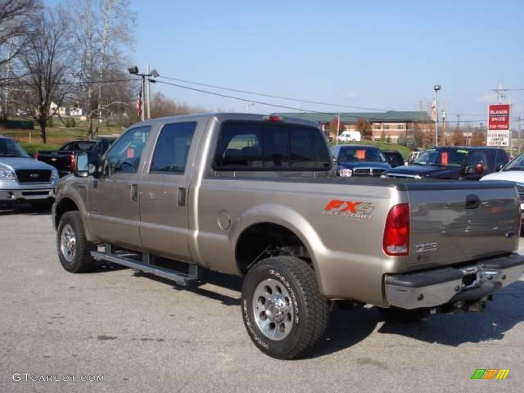 2006 F350 Super Duty XLT Crew Cab 4x4 - Arizona Beige Metallic / Tan photo #2