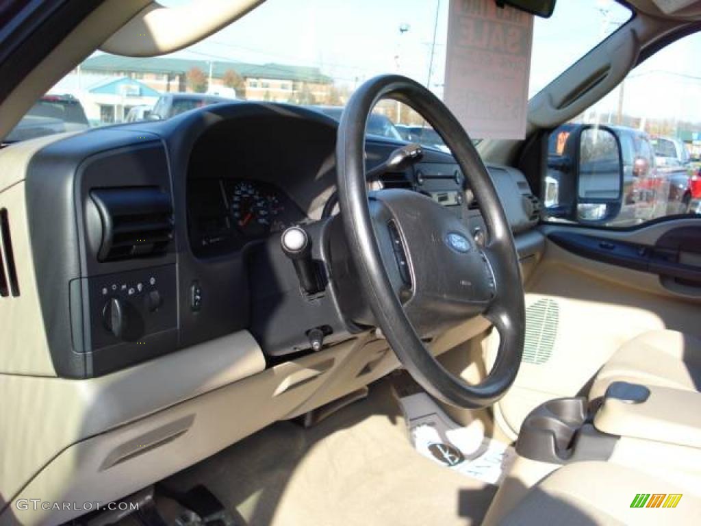 2006 F350 Super Duty XLT Crew Cab 4x4 - Arizona Beige Metallic / Tan photo #5