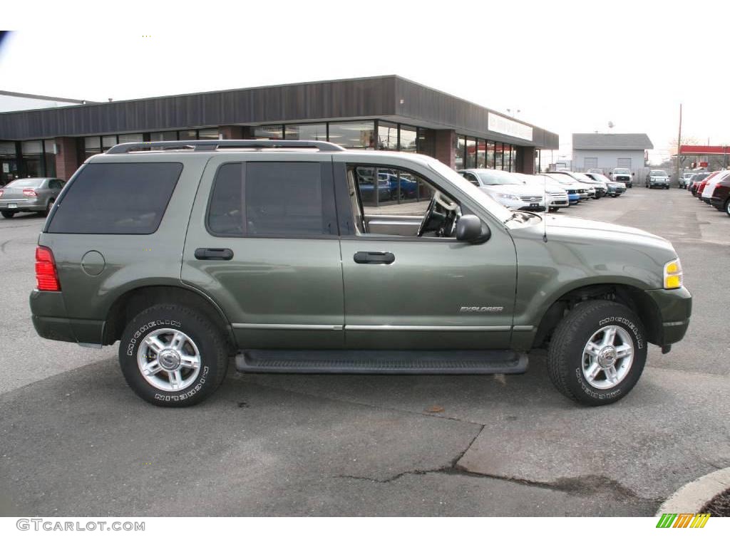 2004 Explorer XLT 4x4 - Estate Green Metallic / Medium Parchment photo #10