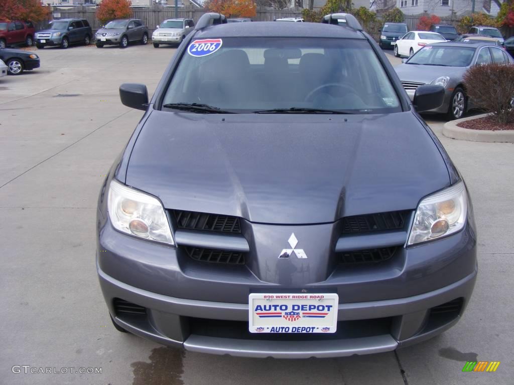 2006 Outlander LS - Graphite Gray Pearl / Charcoal photo #3