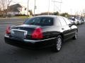 2009 Black Lincoln Town Car Signature Limited  photo #3