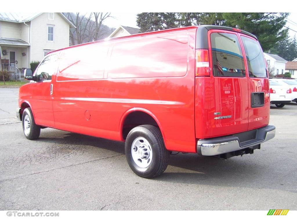 2010 Express 2500 Moving Van - Victory Red / Medium Pewter photo #7