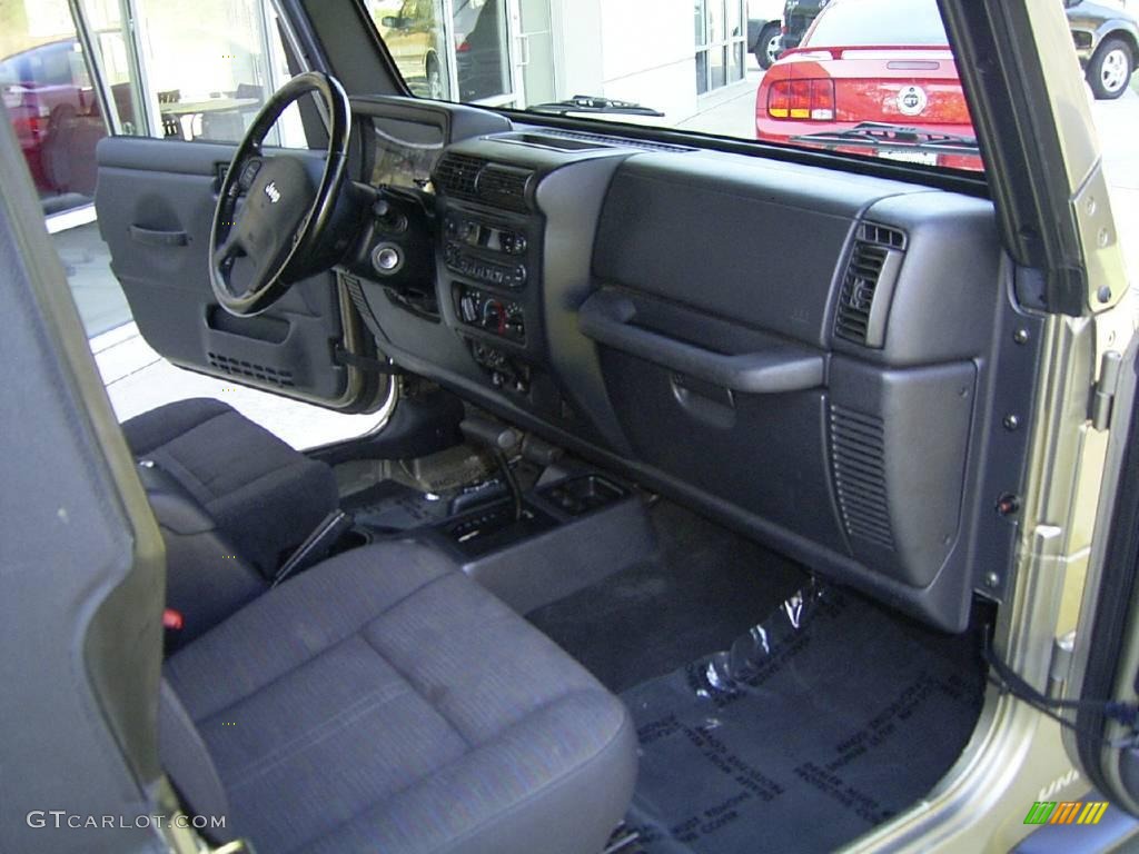 2004 Wrangler Unlimited 4x4 - Light Khaki Metallic / Dark Slate Gray photo #15