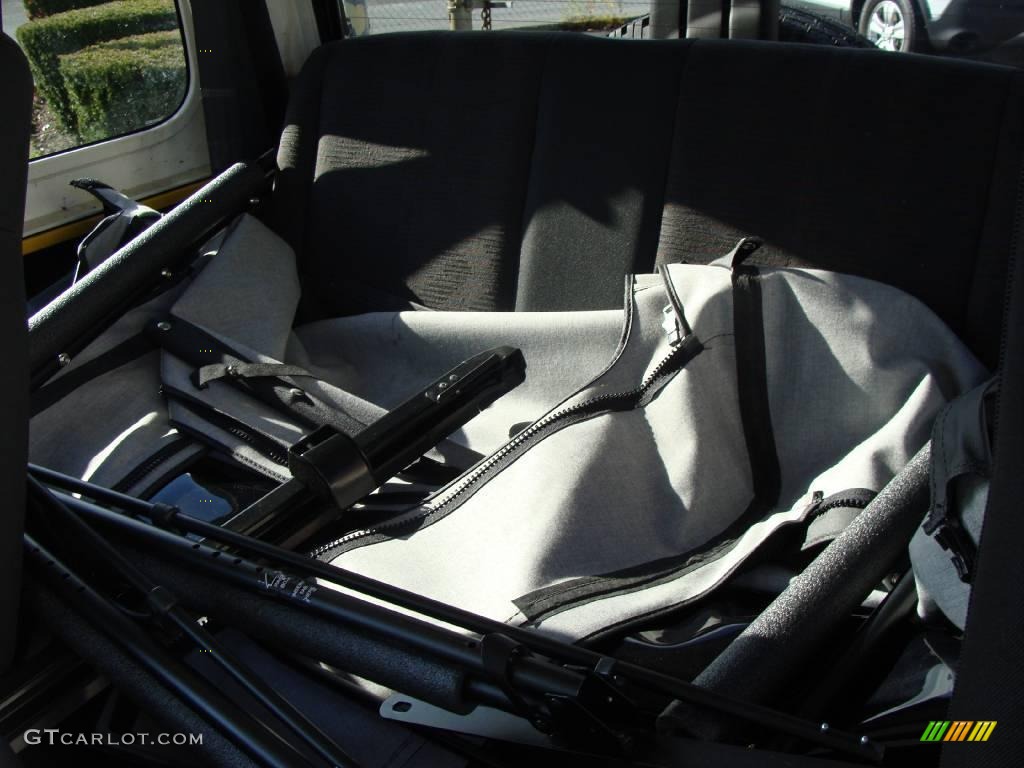 2004 Wrangler X 4x4 - Solar Yellow / Dark Slate Gray photo #13