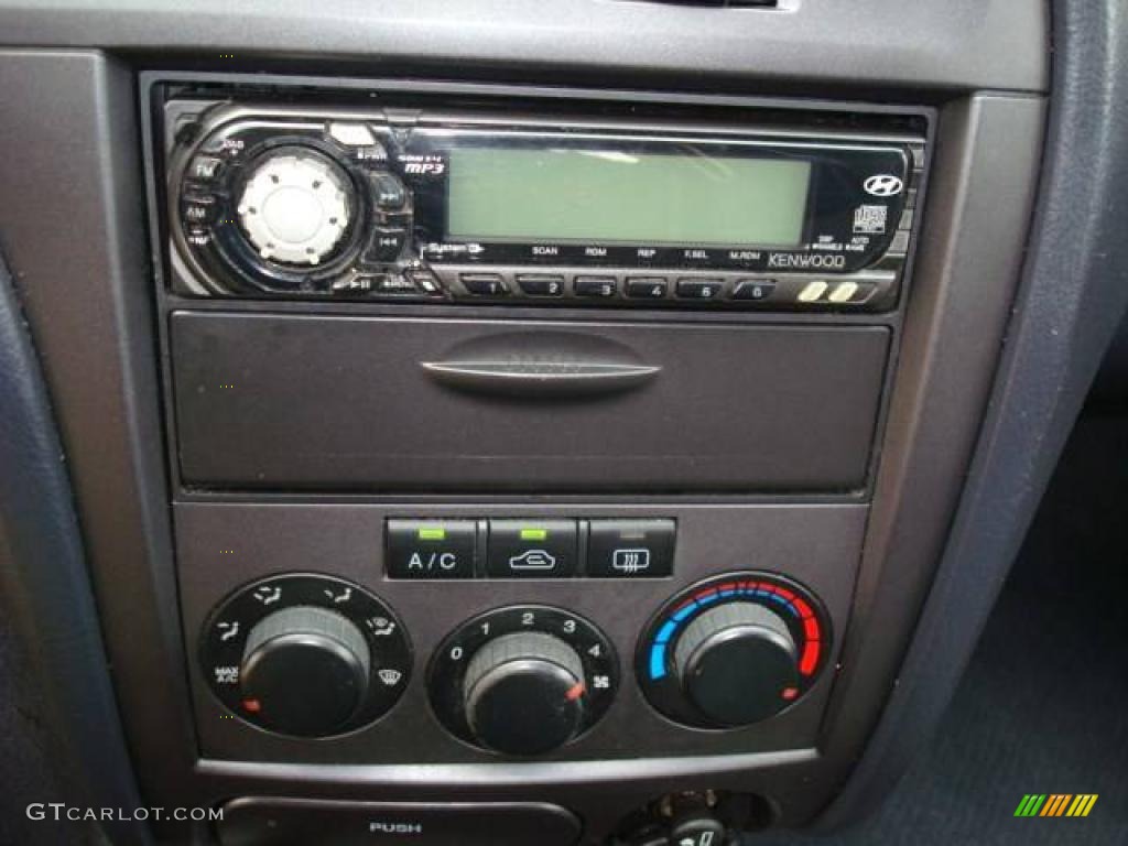 2004 Elantra GT Sedan - Rally Red / Dark Gray photo #15