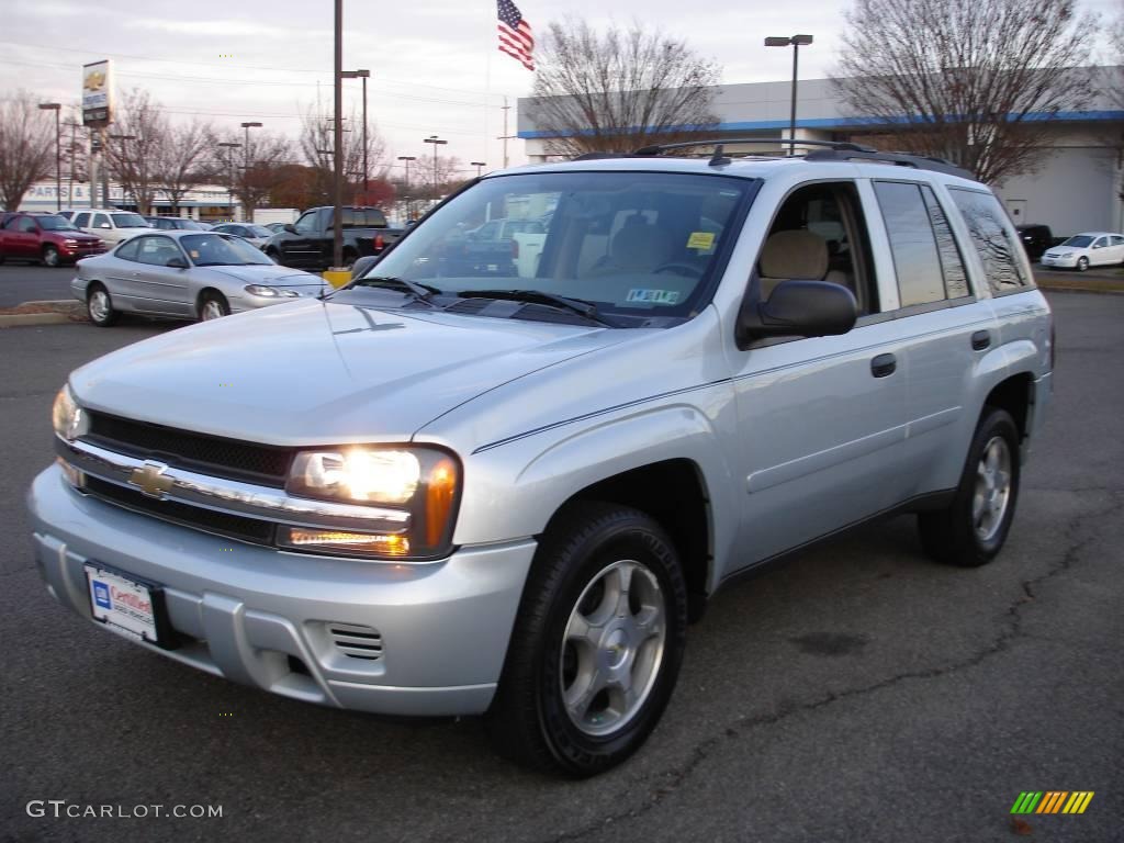 2007 TrailBlazer LS 4x4 - Moondust Metallic / Light Gray photo #1