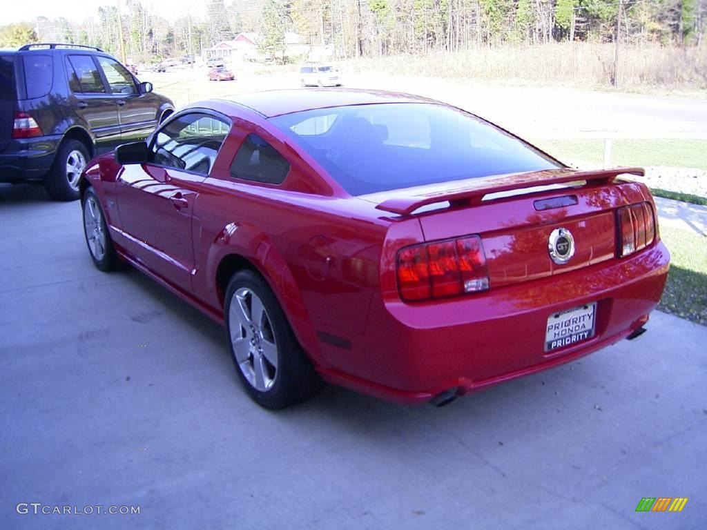 2006 Mustang GT Premium Coupe - Torch Red / Dark Charcoal photo #2