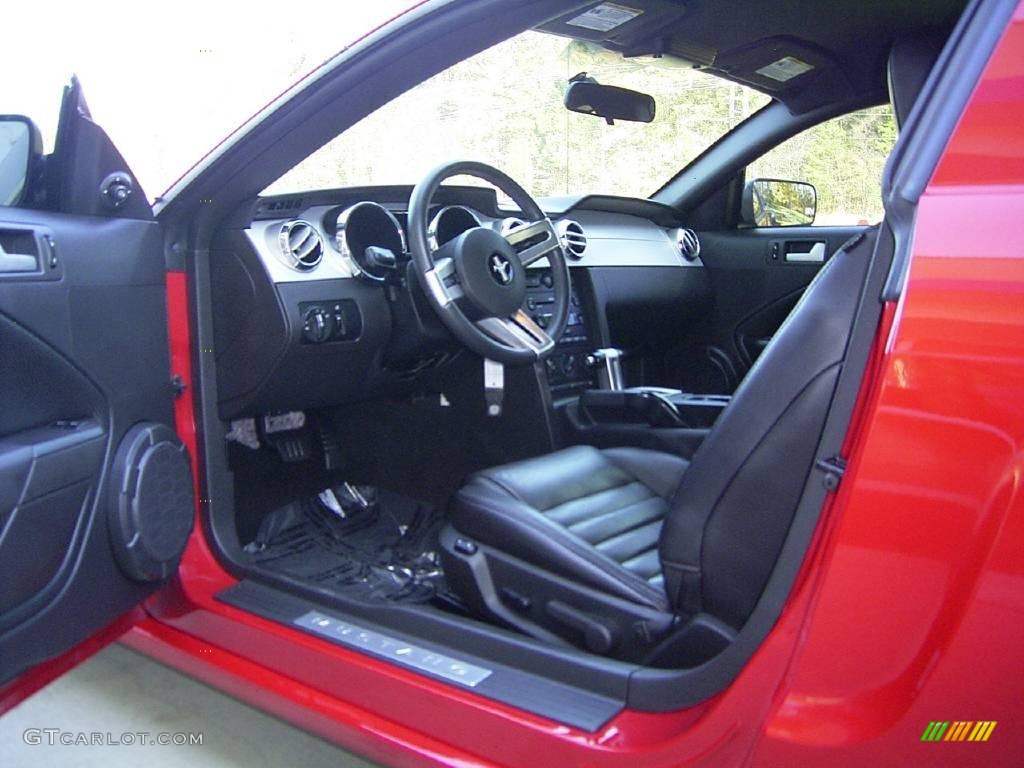 2006 Mustang GT Premium Coupe - Torch Red / Dark Charcoal photo #24