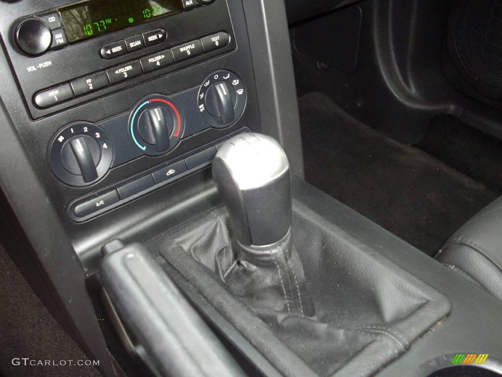 2006 Ford Mustang GT Premium Coupe 5 Speed Manual Transmission Photo #22095622