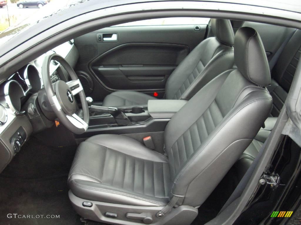 2006 Ford Mustang GT Premium Coupe Front Seat Photo #22095662