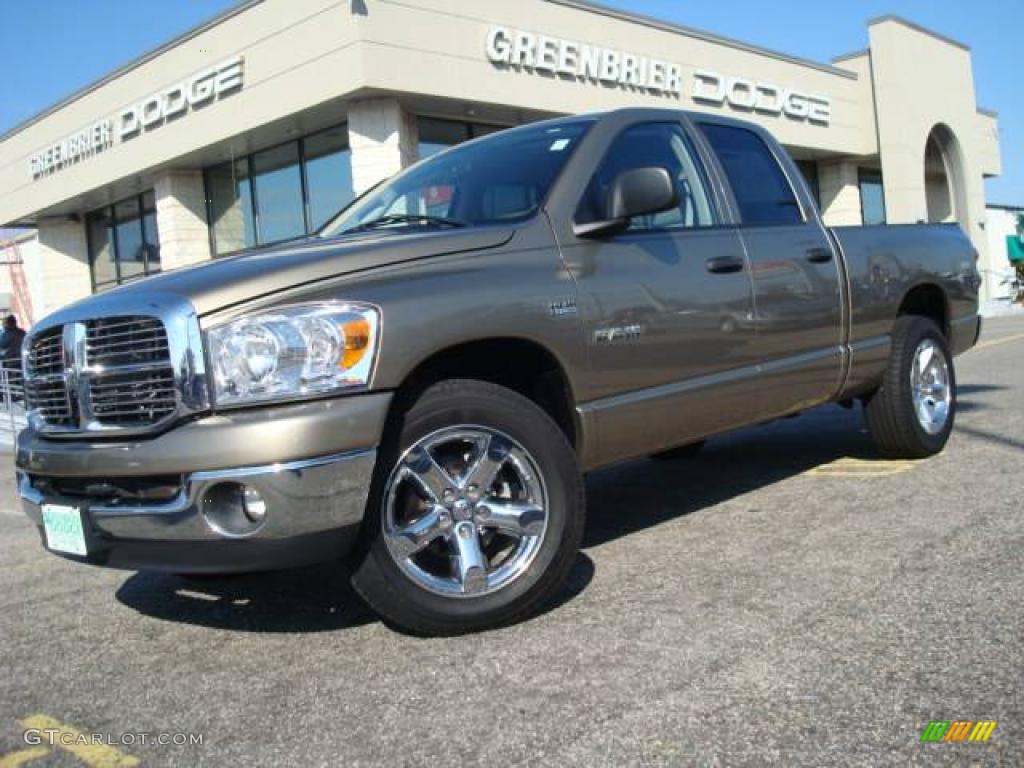 2008 Ram 1500 Big Horn Edition Quad Cab - Light Khaki Metallic / Khaki photo #2