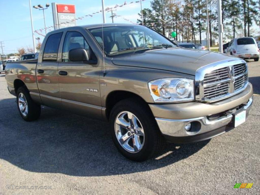 2008 Ram 1500 Big Horn Edition Quad Cab - Light Khaki Metallic / Khaki photo #6