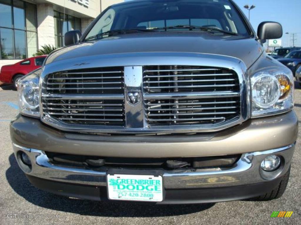 2008 Ram 1500 Big Horn Edition Quad Cab - Light Khaki Metallic / Khaki photo #7