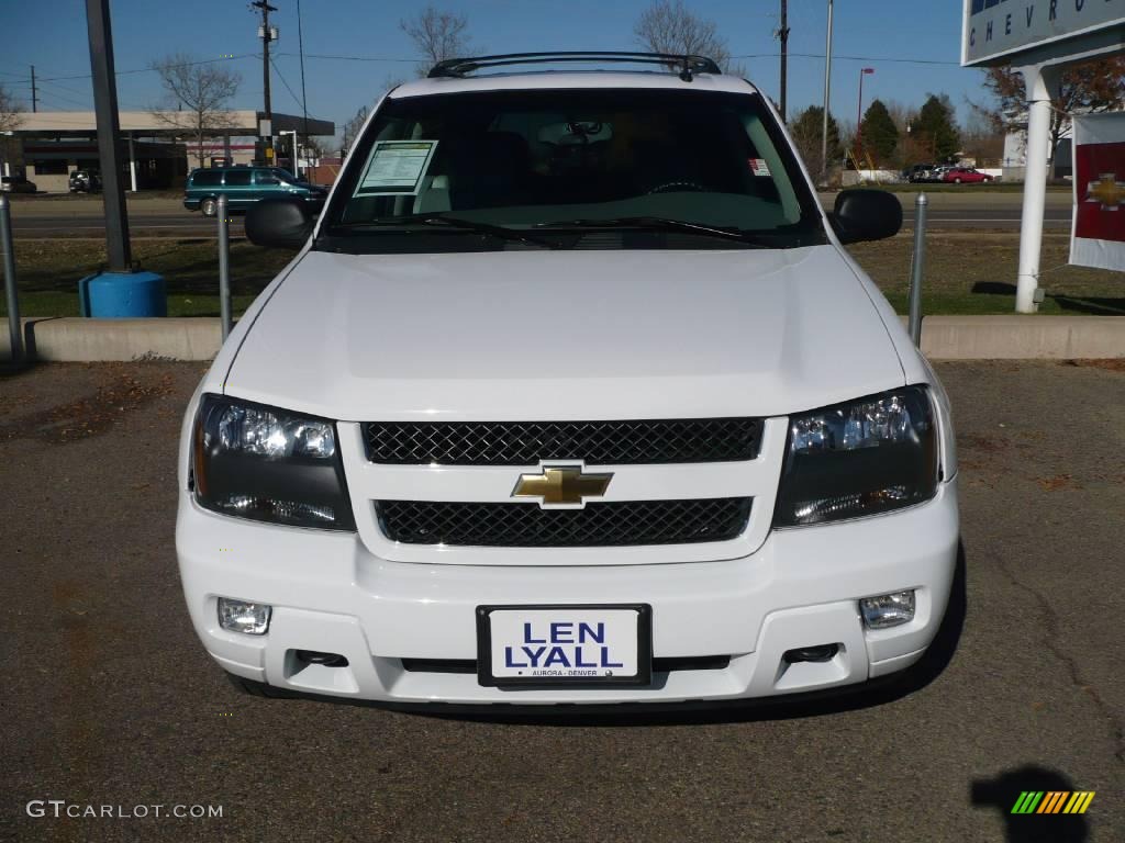 2009 TrailBlazer LT 4x4 - Summit White / Gray photo #2