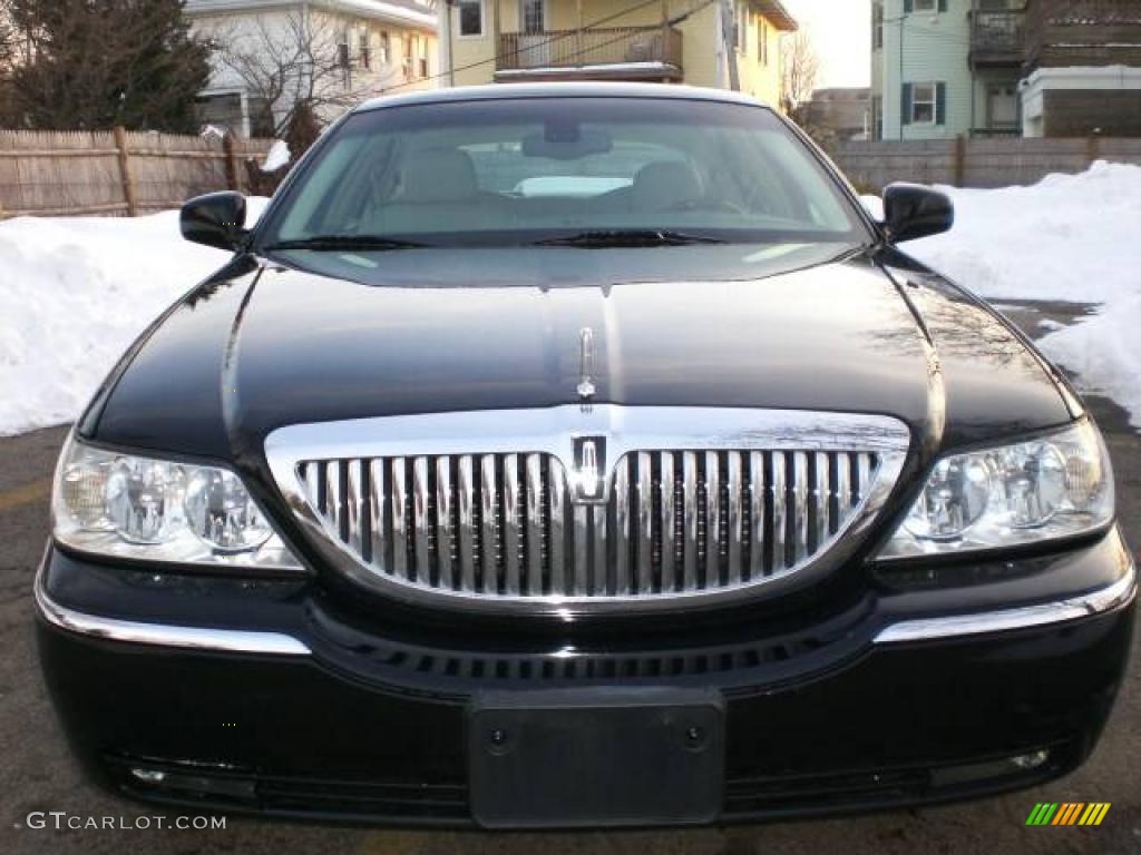 2003 Town Car Cartier - Black / Medium Dark Parchment/Light Parchment photo #57