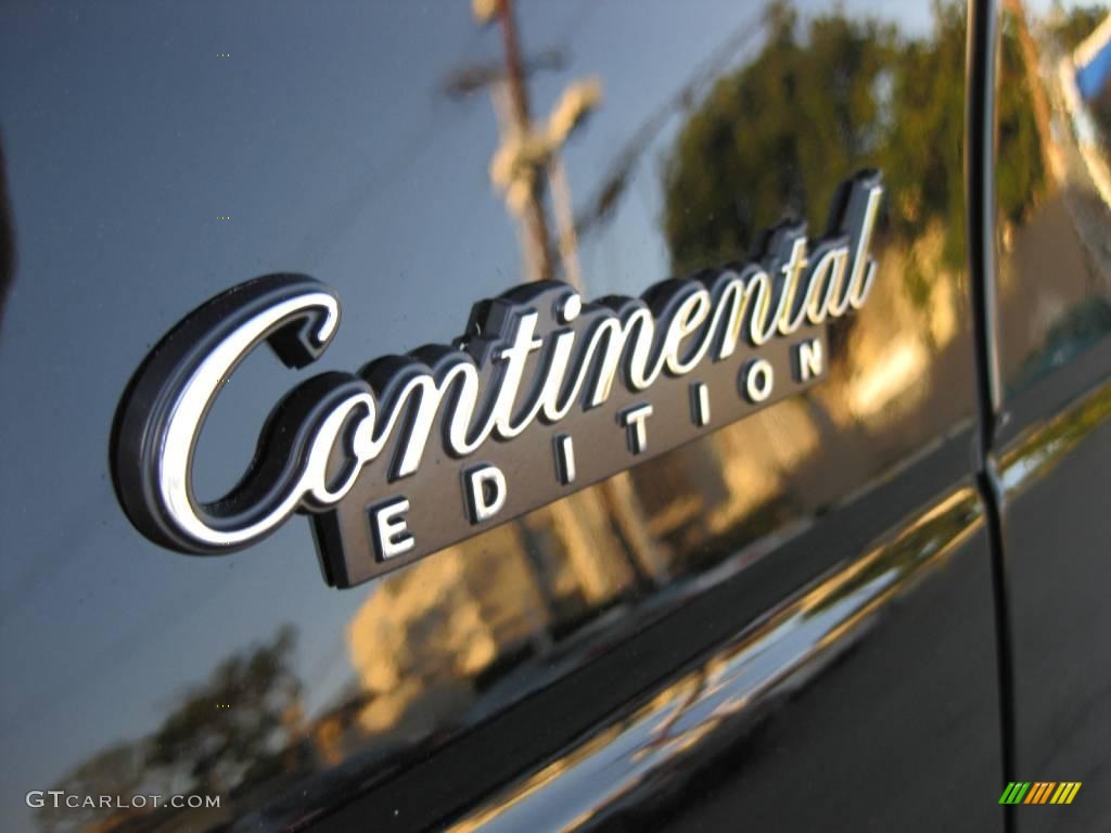 2010 Town Car Continental Edition - Black / Black photo #9