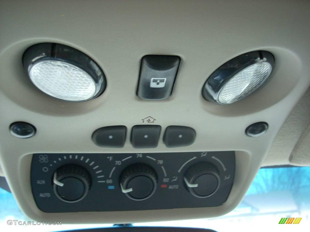 2003 Yukon SLT 4x4 - Garnet Red Metallic / Neutral/Shale photo #11