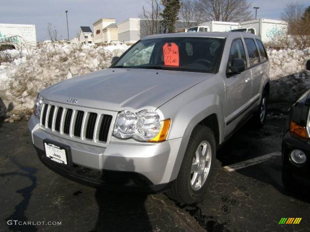 2008 Grand Cherokee Laredo 4x4 - Bright Silver Metallic / Dark Slate Gray photo #1