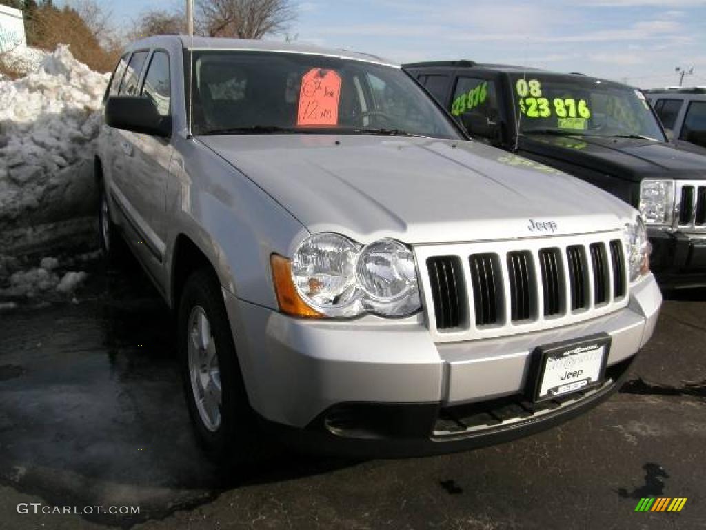 2008 Grand Cherokee Laredo 4x4 - Bright Silver Metallic / Dark Slate Gray photo #3