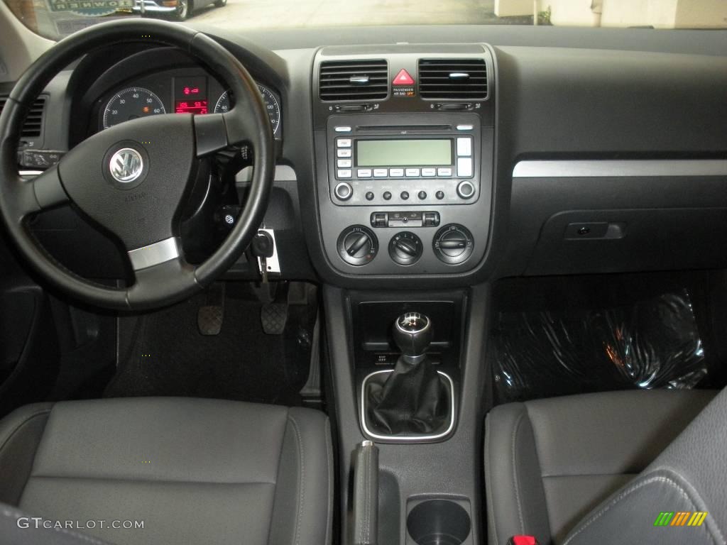2008 Volkswagen Jetta SE Sedan 5 Speed Manual Transmission Photo #22161298