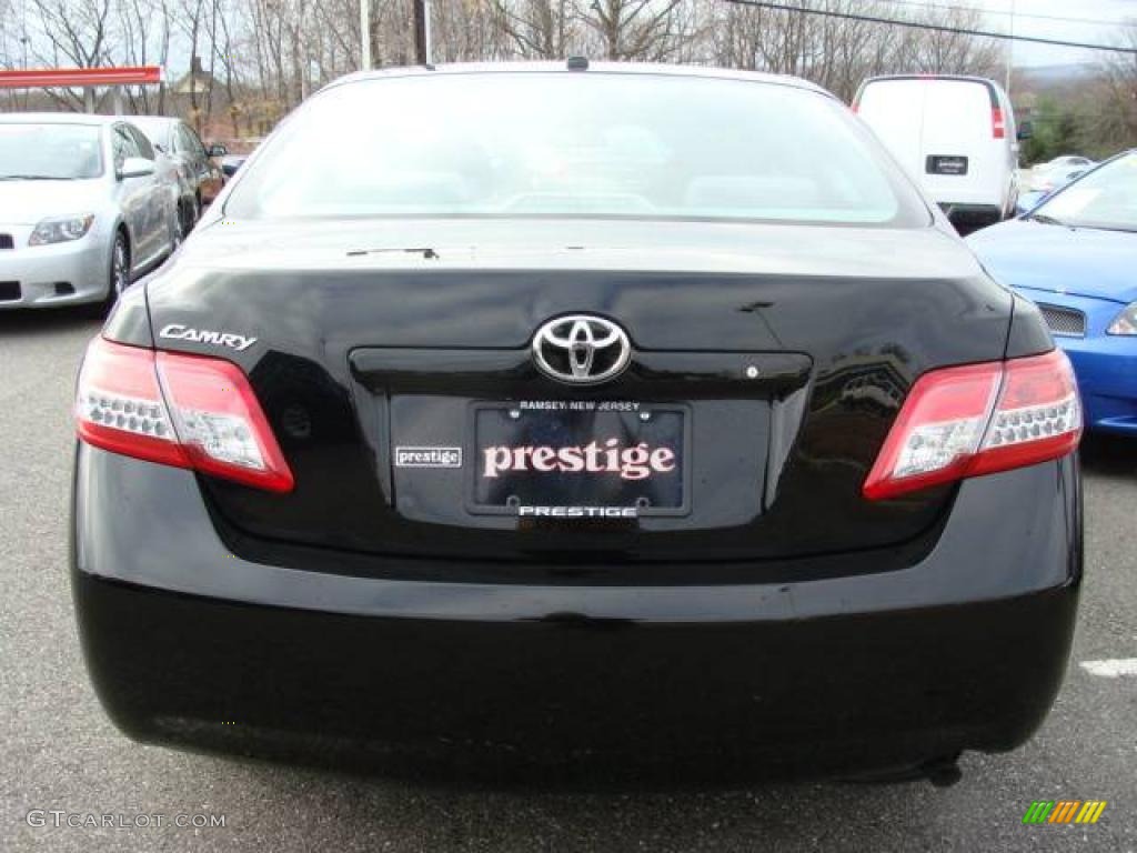 2010 Camry LE - Black / Ash Gray photo #5