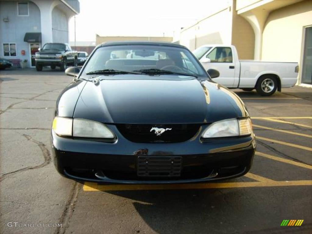 1995 Mustang GT Convertible - Black / Saddle photo #1