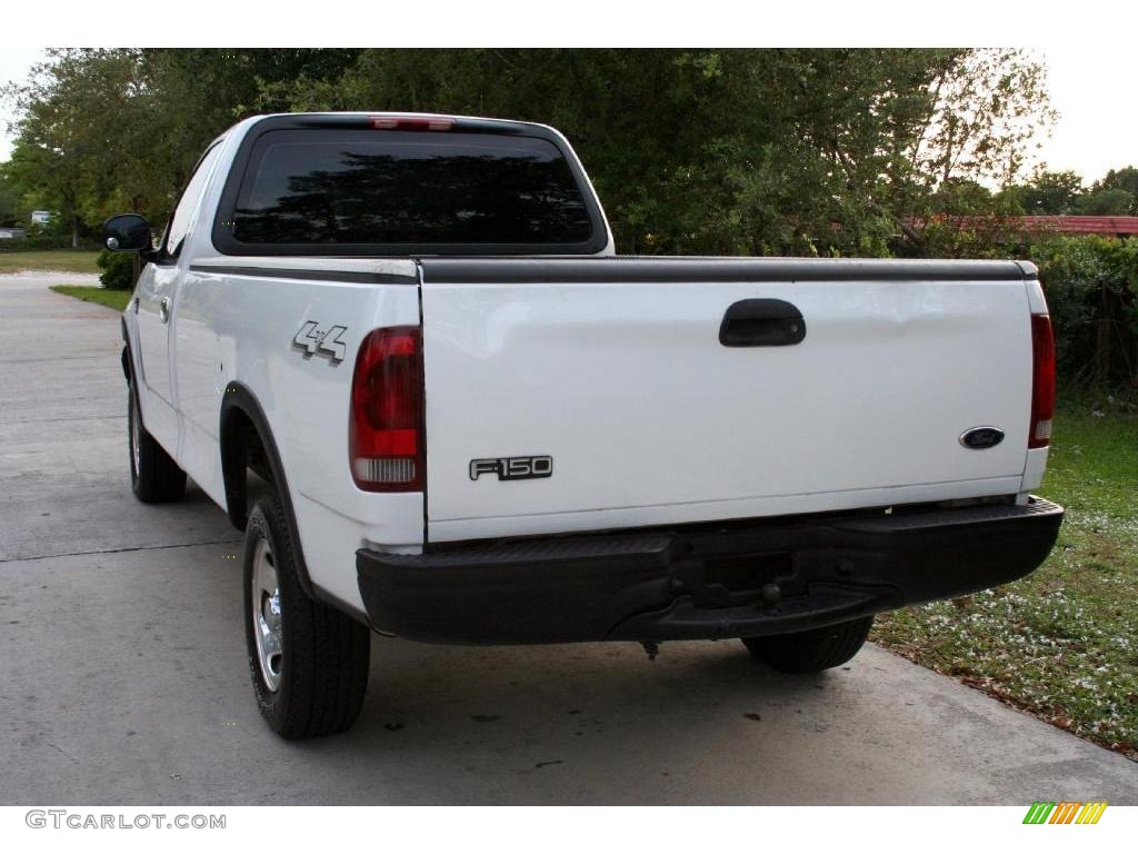 2002 F150 XL Regular Cab 4x4 - Oxford White / Medium Graphite photo #9