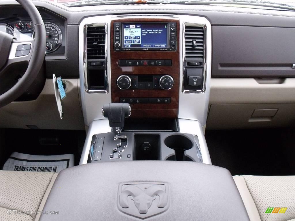2010 Ram 1500 Laramie Crew Cab - Inferno Red Crystal Pearl / Light Pebble Beige/Bark Brown photo #12