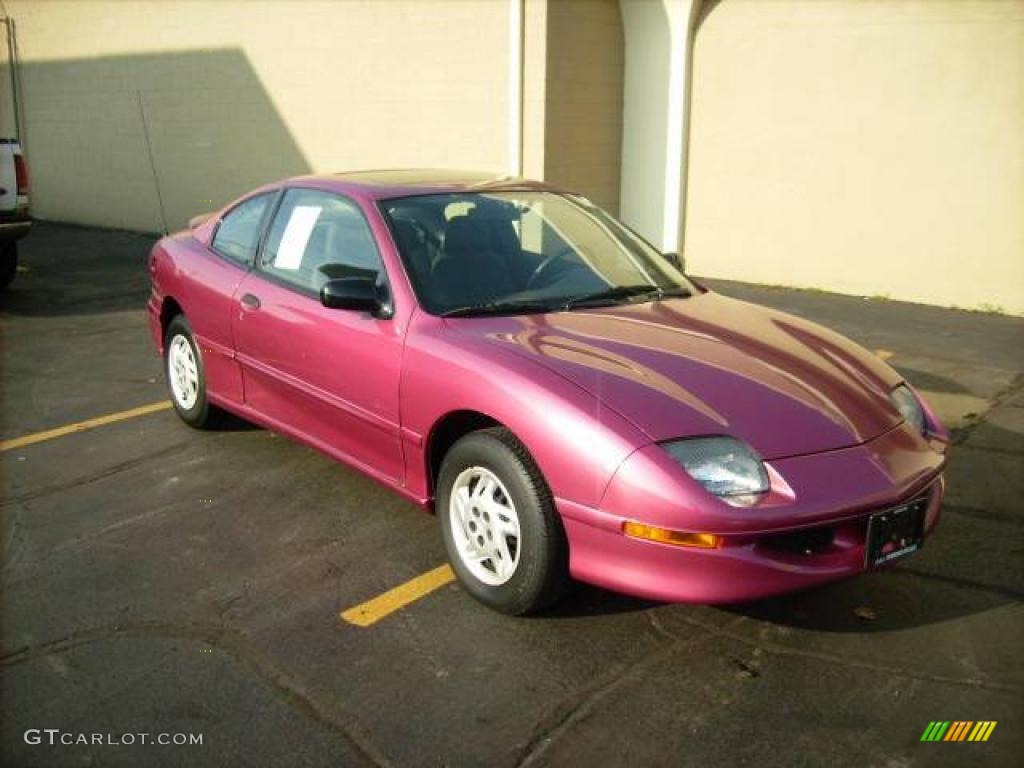 1995 Raspberry Metallic Pontiac Sunfire SE Coupe #22155954 Photo #2 ...