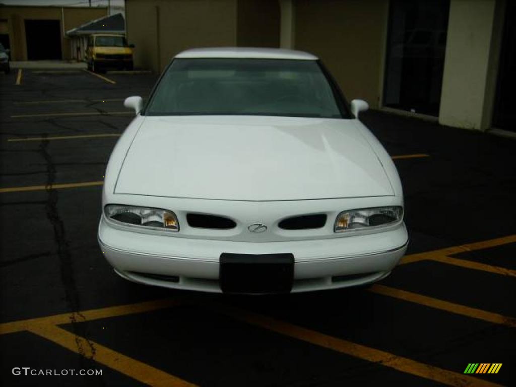 1998 Eighty-Eight LS - Bright White / Gray photo #1