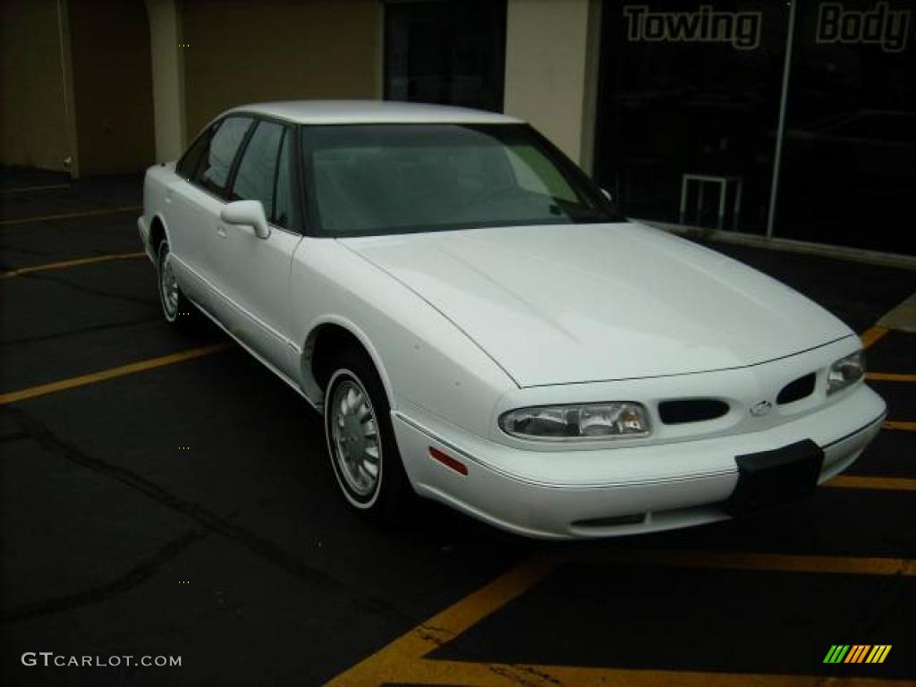 1998 Eighty-Eight LS - Bright White / Gray photo #2