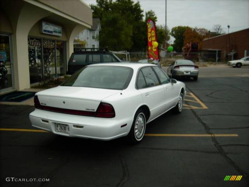 1998 Eighty-Eight LS - Bright White / Gray photo #4