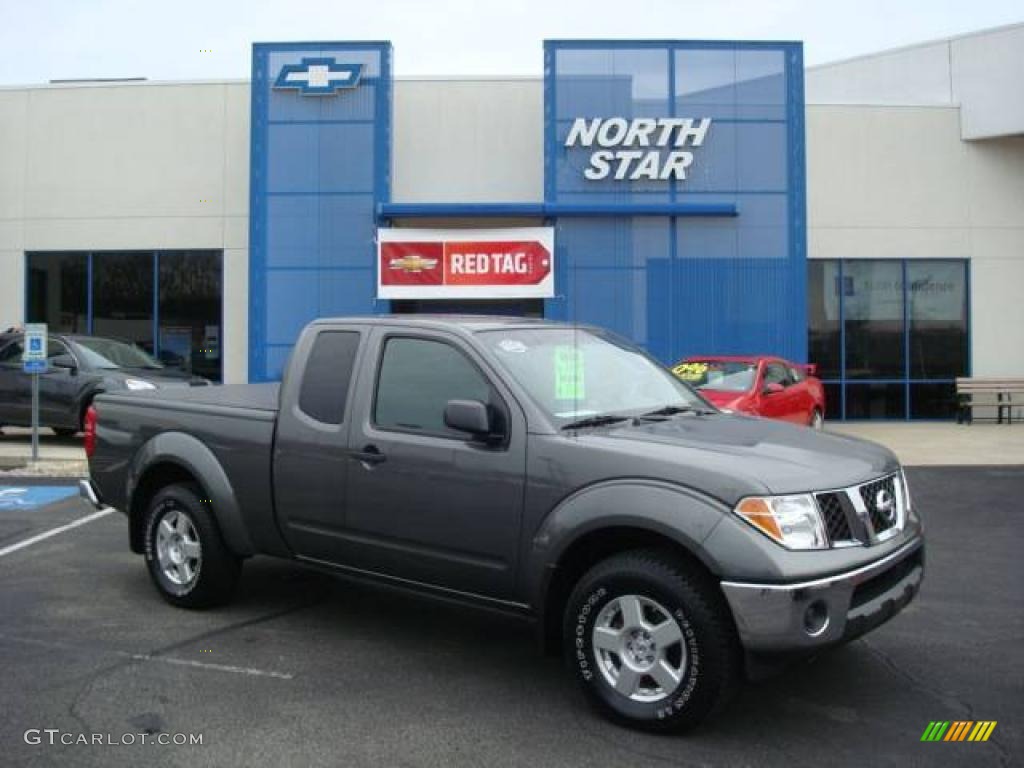 2007 Frontier SE King Cab 4x4 - Storm Gray / Charcoal photo #1