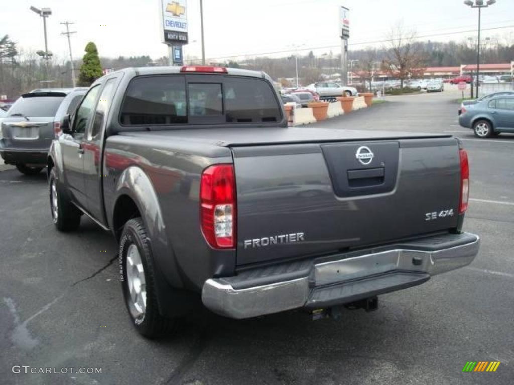 2007 Frontier SE King Cab 4x4 - Storm Gray / Charcoal photo #5