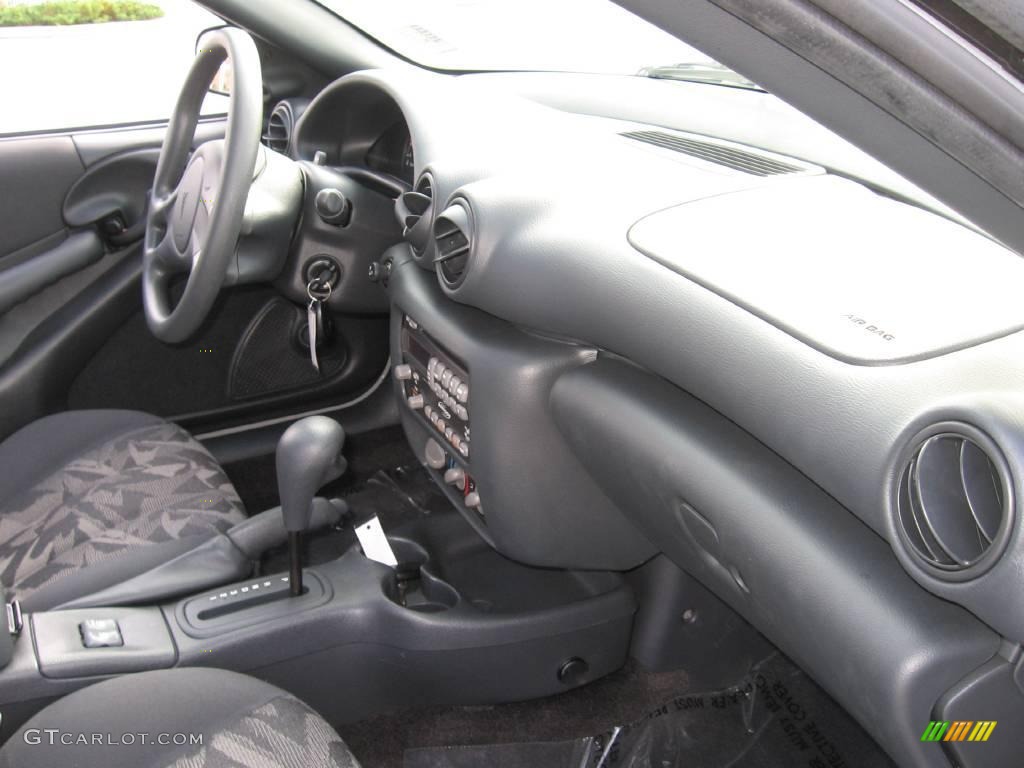 2003 Sunfire  - Ultra Silver Metallic / Graphite photo #6