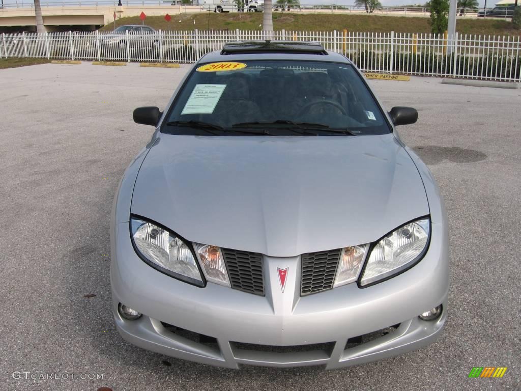 2003 Sunfire  - Ultra Silver Metallic / Graphite photo #16