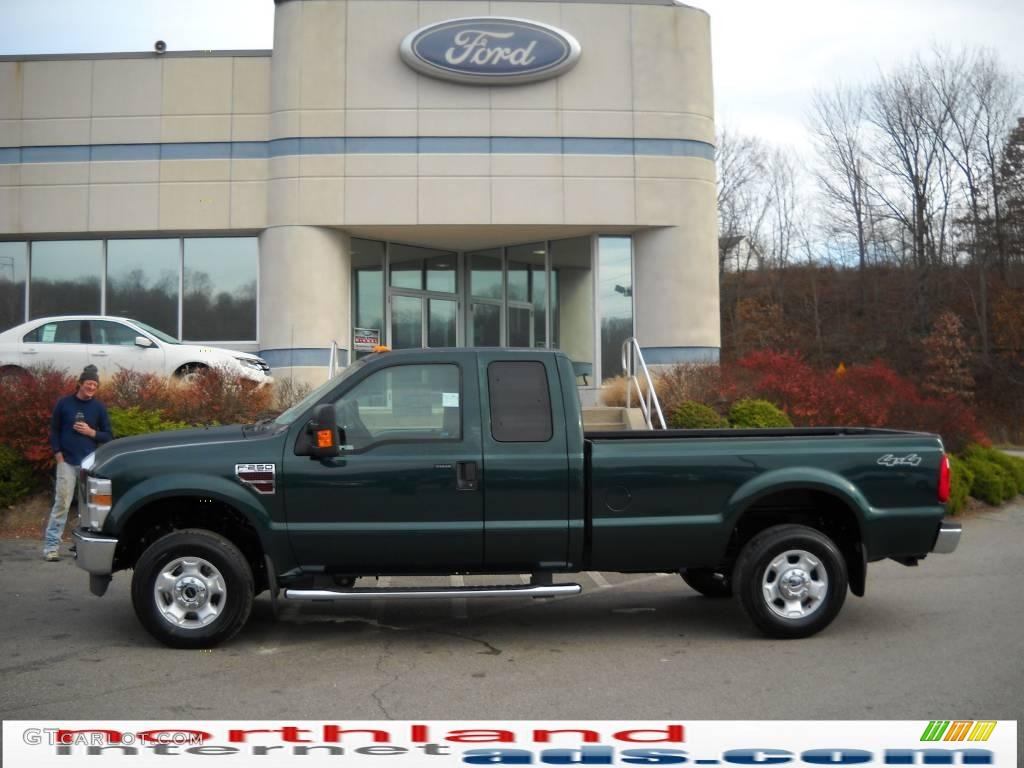 2010 F250 Super Duty XLT SuperCab 4x4 - Forest Green Metallic / Medium Stone photo #1