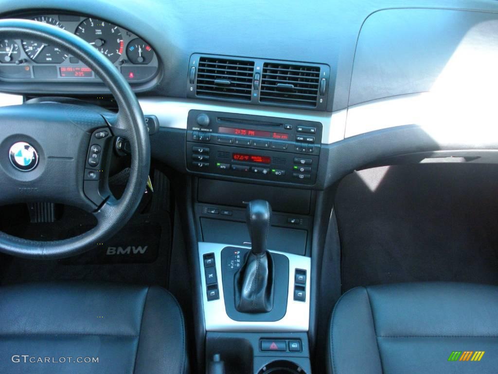 2003 3 Series 325i Sedan - Jet Black / Black photo #17