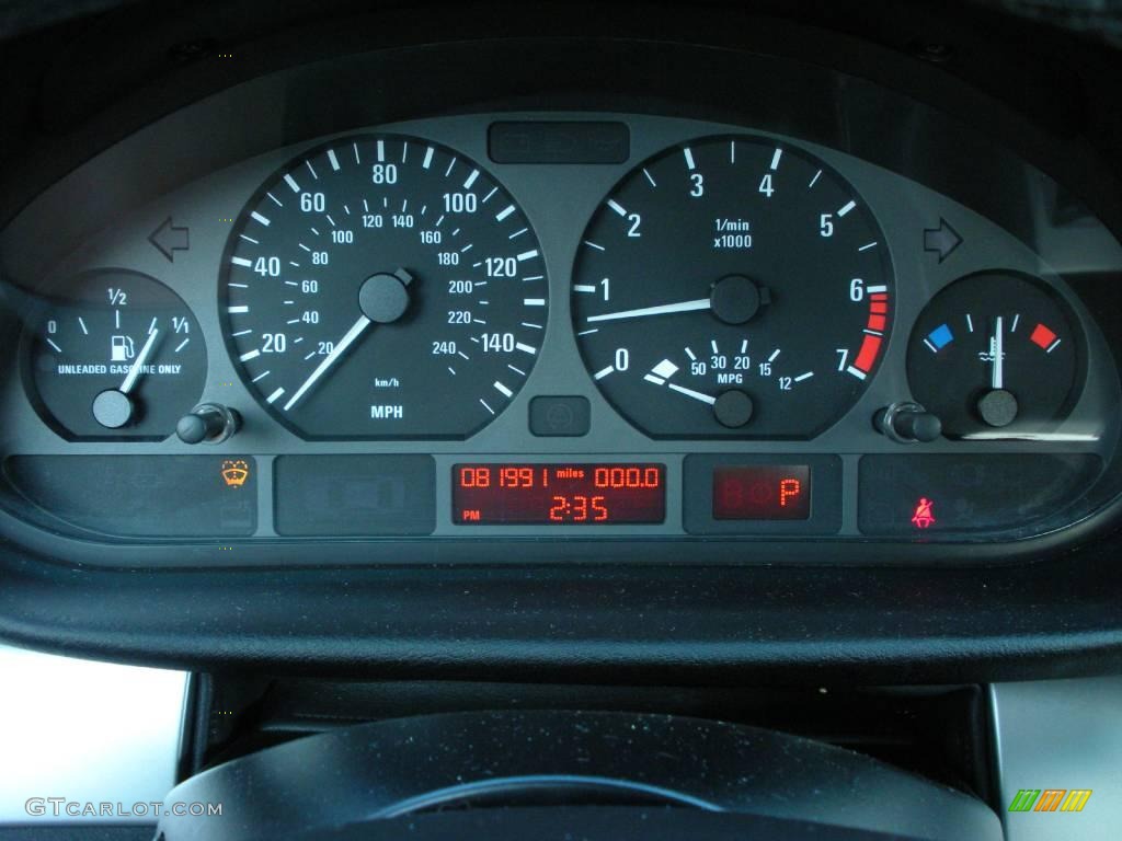 2003 3 Series 325i Sedan - Jet Black / Black photo #19