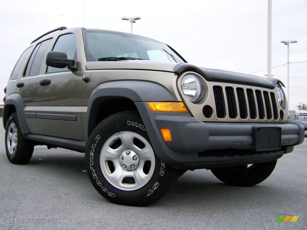 2006 Liberty Sport 4x4 - Light Khaki Metallic / Khaki photo #1