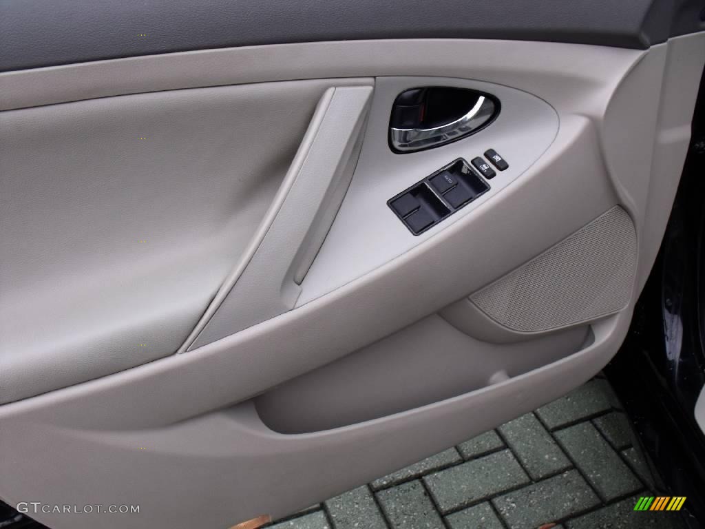 2007 Camry LE - Black / Ash photo #11