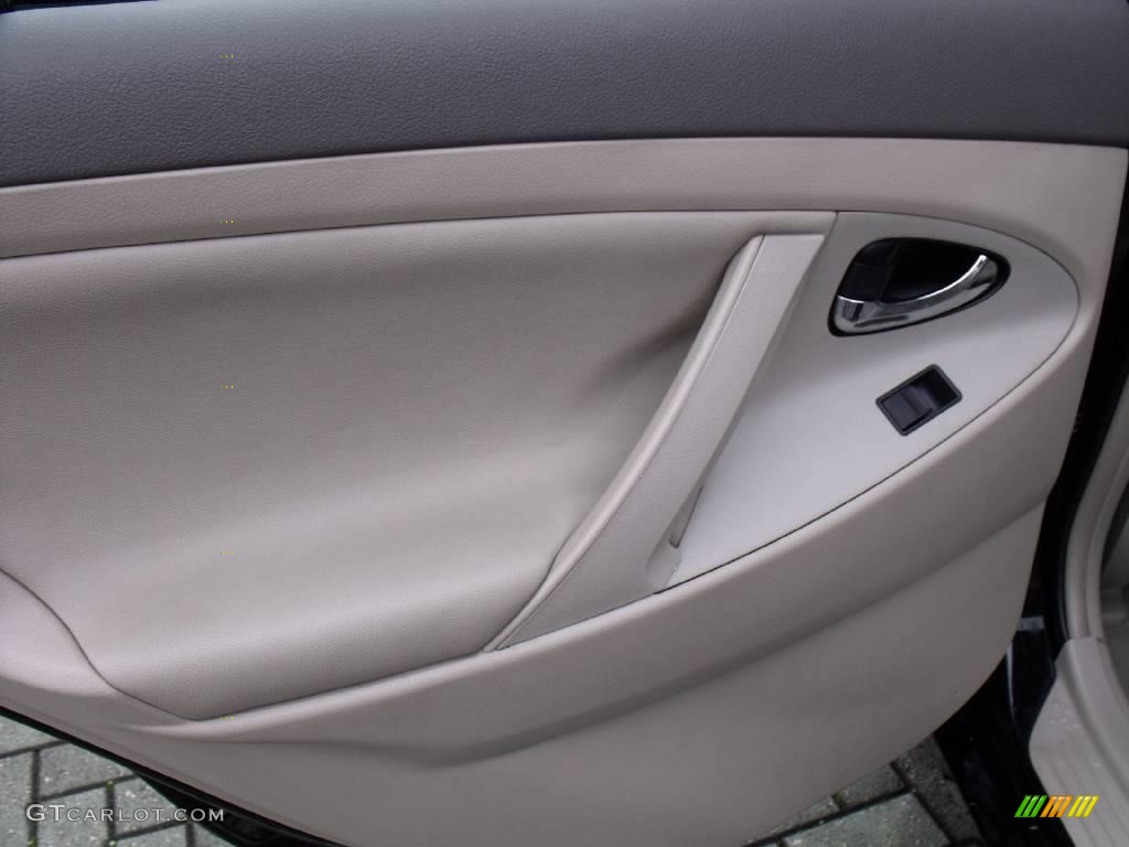 2007 Camry LE - Black / Ash photo #13