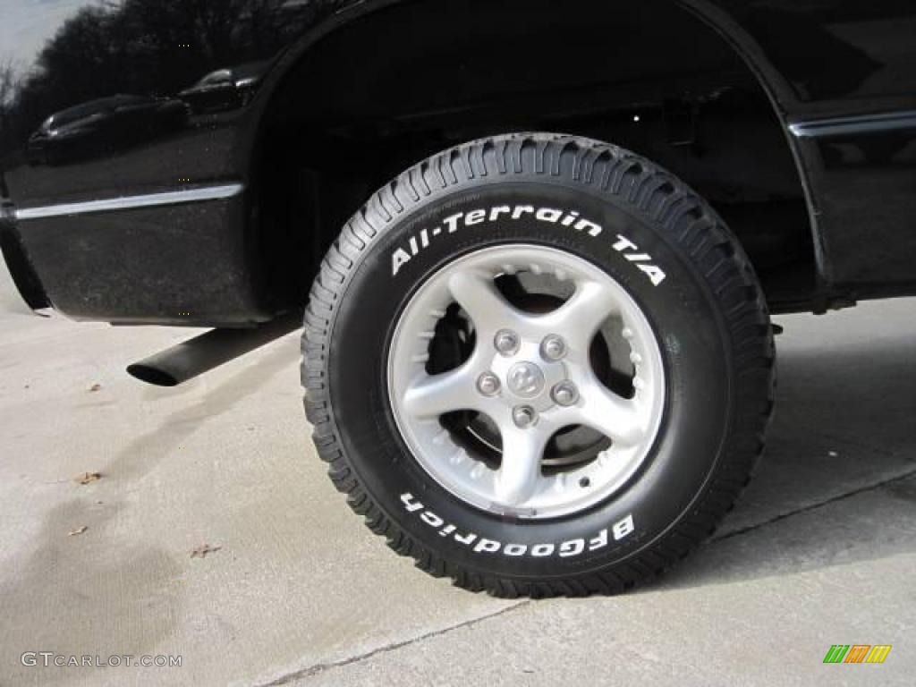 2005 Ram 1500 SLT Quad Cab 4x4 - Black / Dark Slate Gray photo #9