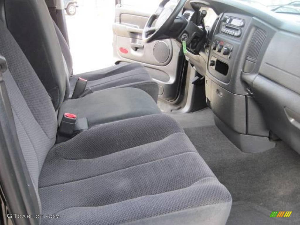 2005 Ram 1500 SLT Quad Cab 4x4 - Black / Dark Slate Gray photo #30