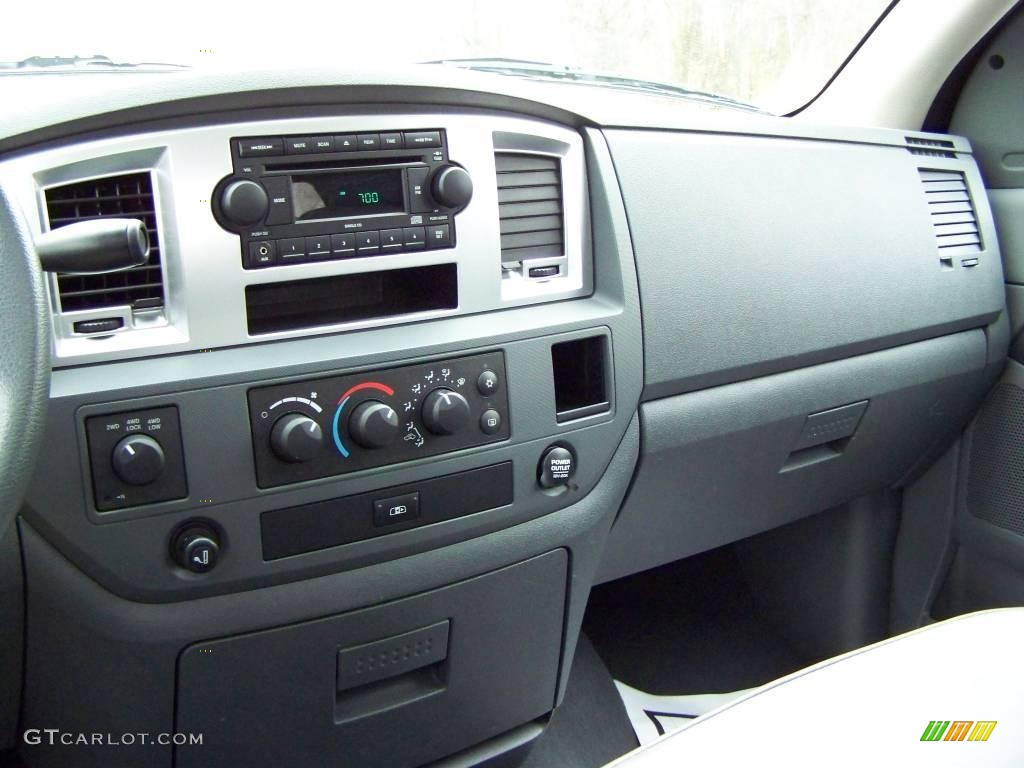 2008 Ram 1500 Big Horn Edition Quad Cab 4x4 - Brilliant Black Crystal Pearl / Medium Slate Gray photo #24
