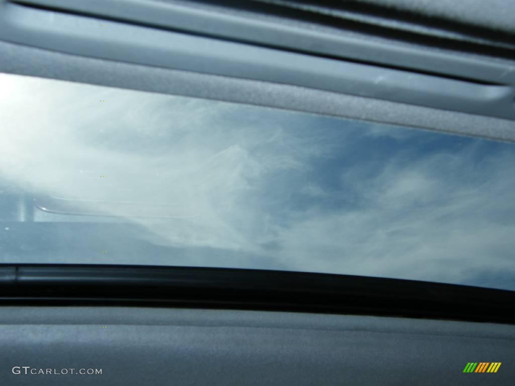 2004 Sedona EX - Imperial Blue / Gray photo #20