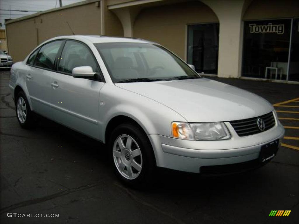 2001 Passat GLS Sedan - Satin Silver Metallic / Gray photo #2